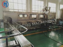 全自动五加仑灌装机（型号：QGF-600)